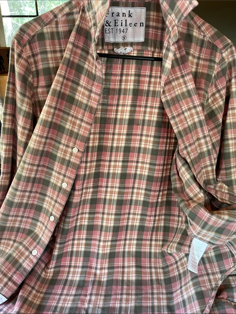 Frank and Eileen thin cotton flannel button down shirt size small - Picture 4 of 11